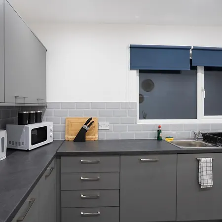 4 Bedrooms-4 Bathrooms House * Barrow-in-Furness