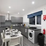 4 Bedrooms-4 Bathrooms House