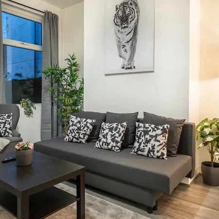 4 Bedrooms-4 Bathrooms House